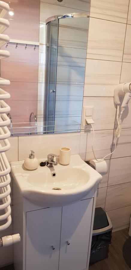 Apartamenty Maja -Pokoje - Domy Wakacyjne -Basen Podgrzewany -Jacuzzi - Sauna Łeba Exteriör bild